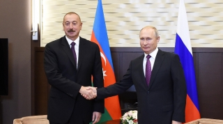 Putin İlham Əliyevlə salamlaşdı - VİDEO 