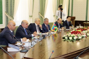 "Özbəkistan şaxələnmiş nəqliyyat dəhlizlərinin inkişafında maraqlıdır"