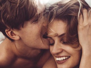 16 yaşlı qızdan ağlasığmaz əməl: oğlanla yatıb, 6 min dollar... - FOTO