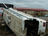 Turist avtobusu qəzaya uğradı: 26 yaralı