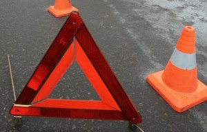 Yenə tıxac yarandı: Bu dəfə yük maşını qəza törətdi, qum yola dağıldı