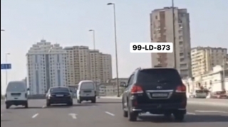 Nərimanov prospektində “bahalı maşının”  sərgüzəştləri - VİDEO