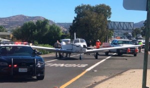 Təyyarə avtomobil yoluna məcburi eniş etdi – VİDEO