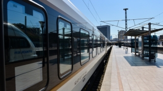 Dəmir yolu ilə sərnişin daşınmaları 60% artıb 