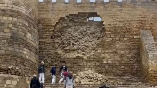 İçərişəhərdə qalan divarındakı uçqunun səbəbi restoranların fəaliyyətidir - MEMAR 