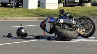 Suraxanıda 63 yaşlı qadını motosiklet vurdu 