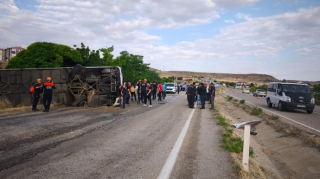 Türkiyədə sərnişin avtobusu aşdı - 41 yaralı 