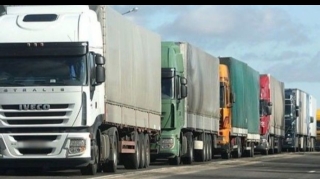 Стало известно количество грузового транспорта, ожидающего проезда на таможенных постах Азербайджана