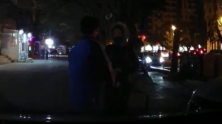 Bakıda "patı" alveri təsadüfən avtomobilin kamerasına belə düşdü - VİDEO 