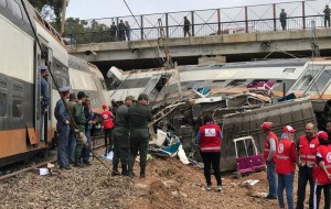 Qatar relsdən çıxdı: 10 ölü, 90 yaralı - VİDEO