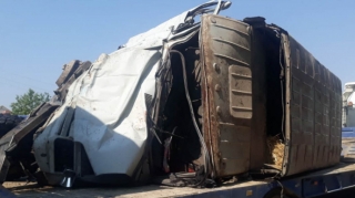 Tovuzda iki yük maşını toqquşub, ölən və xəsarət alanlar var   - FOTO