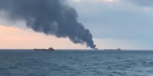 Dənizdə gəmi yanıb