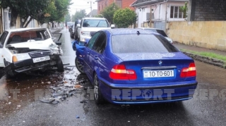 Lənkəranda iki avtomobil toqquşub, xəsarət alanlar var