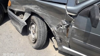 В Огузе легковой автомобиль столкнулся с грузовиком, есть пострадавший   - ВИДЕО