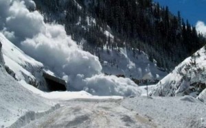 Quba-Xınalıq yolunda 4 yerdə qar uçqunu olub