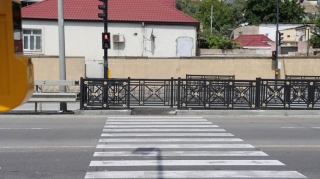 Bakıda daha bir ərazidə piyada keçidi və avtobus dayanacağı təşkil edilib   - FOTO