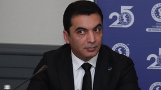 Rövşən Mehdiyev həbsdə qaldı 