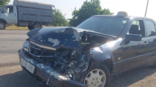 Göygöldə "VAZ" "Mercedes"lə  toqquşdu - FOTOLAR 