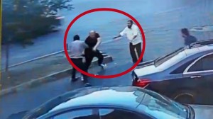 Bakıda qanlı hesablaşma - Kişini maşından düşürüb belə bıçaqladılar - VİDEO