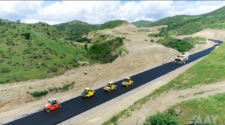 Laçın şəhərinə daxil olmadan yeni yolun asfaltlanmasına başlanıldı - FOTO - VİDEO