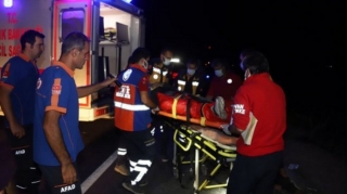 Miqrantları daşıyan mikroavtobus aşıb, ölən və yaralananlar var  - FOTO