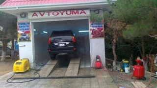 В Баку работник автомойки скончался от удара током 