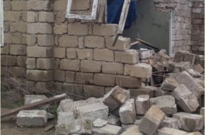 Bakıda güclü külək mərasim evini uçurub - VİDEO