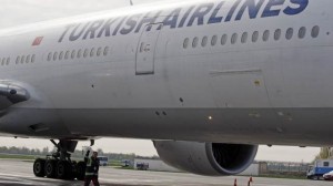 İstanbul-Moskva sərnişin təyyarəsi Odessada qəza enişi edib