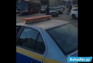 BNA əməkdaşları sürücülərə belə kömək edir - VİDEO