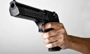 İranda kişi evi qan gölünə çevirdi - Qətliam