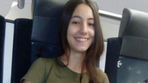 Bakıda 15 yaşlı qız naməlum maşına əyləşərək yoxa çıxdı - FOTO