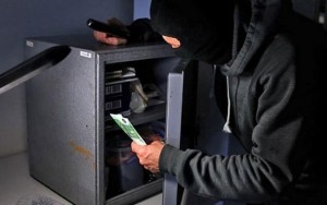 Bakıda ofisdən oğurluq edən keçmiş məhkum saxlanılıb