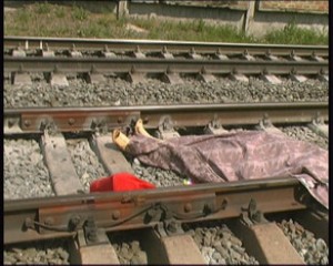 Bakıda yük qatarı sərxoş kişini vurub