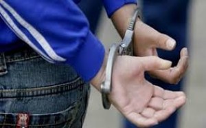 “İnşaatçılar”da sərnişinlərin mobil telefonlarını oğurlayan şəxs tutulub