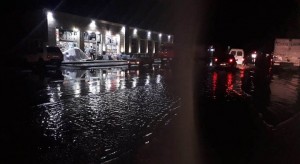 Kürdəmirdə güclü yağış küçələri keçilməz edib - VİDEO