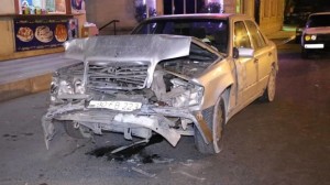 Bakıda gecə iki “Mercedes” toqquşdu – FOTO + VİDEO