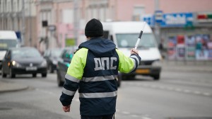 Yol polisi millimizin hücumçusunu cərimələdi