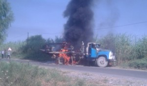 Ağdaşda yol qəzası nəticəsində iki avtomobil yanıb - FOTO