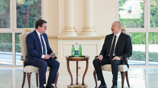 Prezidentlə görüşdə Azərbaycan dilini daha yaxşı öyrənəcəyini dedi - FOTOLAR 