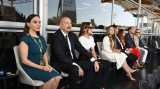 İlham Əliyev və Mehriban Əliyeva "Formula-1" Azərbaycan Qran-prisinin əsas yarışına baxıblar   - FOTO