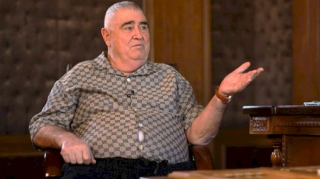 Şərurlu İsfəndiyar və oğlu kredit borcunu gecikdirib - Məhkəmə qərarı 