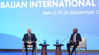 İlham Əliyev Azərbaycanın xarici borclarından DANIŞIB 