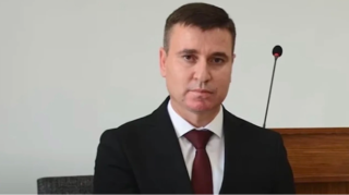İşdən çıxarılan icra başçısı kimdir? 
