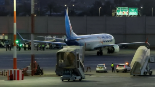 Təcili eniş edən "Flydubai" təyyarəsinin pilotları əslində kimlərdir? - AÇIQLAMA 