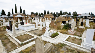 Salyanda qəbiristanlıqda Bakı sakininin meyiti tapıldı 