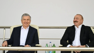 Ильхам Алиев поздравил Шавката Мирзиёева 