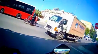 “Yol ver” nişanını gözardı edən sürücü motosikletçini təhlükəyə atdı   - VİDEO