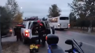 “Lada” və avtobus qəza törətdi - Sürücü belə xilas edildi - VİDEO