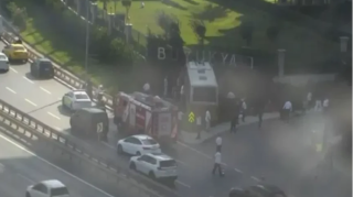 İstanbulda avtobus divara çırpılıb, 17 nəfər yaralanıb 