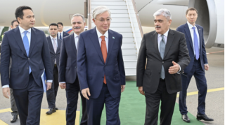 Qazaxıstan Prezidentinin Azərbaycana səfəri başlayıb  - FOTO